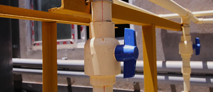 Cómo diseñar un sistema de drenaje pluvial eficiente en una obra