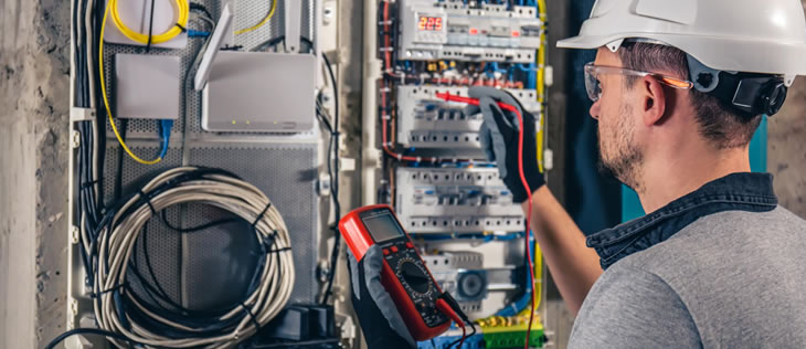 Terminales, uniones y seguridad en instalaciones eléctricas