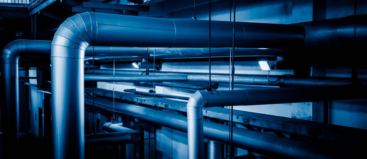Estabilidad y soporte de tuberías en instalaciones técnicas